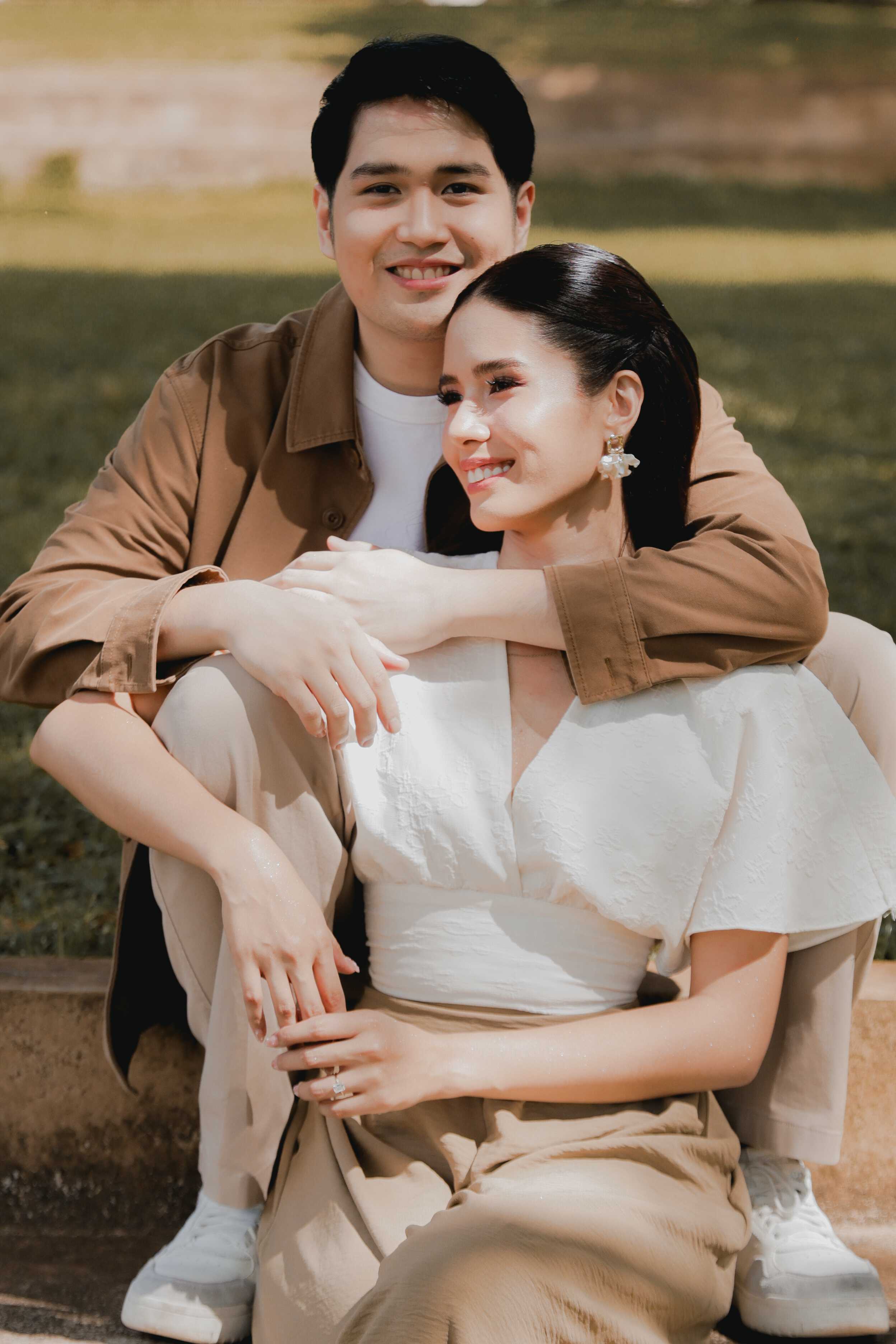 Andy & Stephanie hero (mobile)