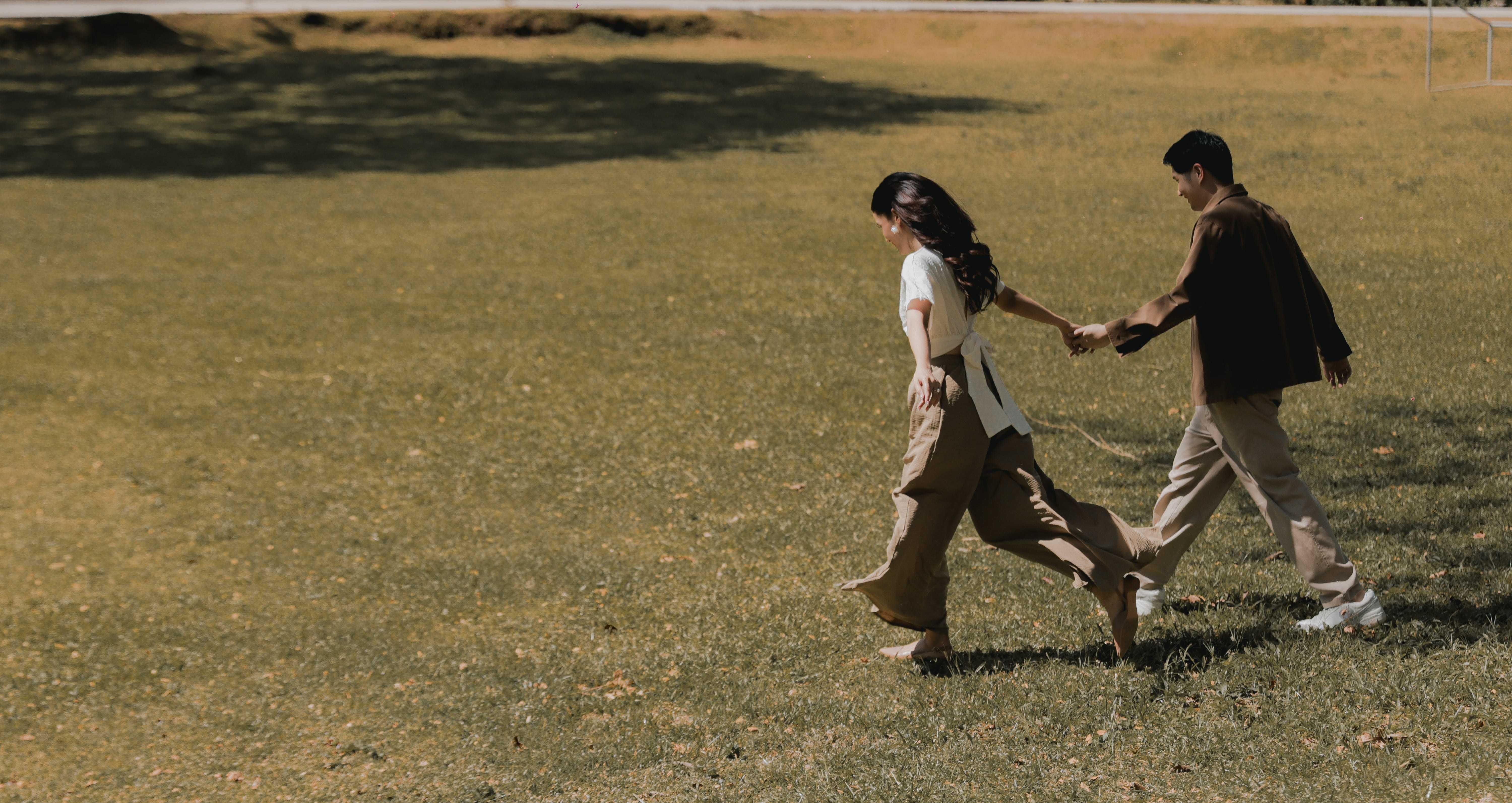 Andy & Stephanie hero (desktop)